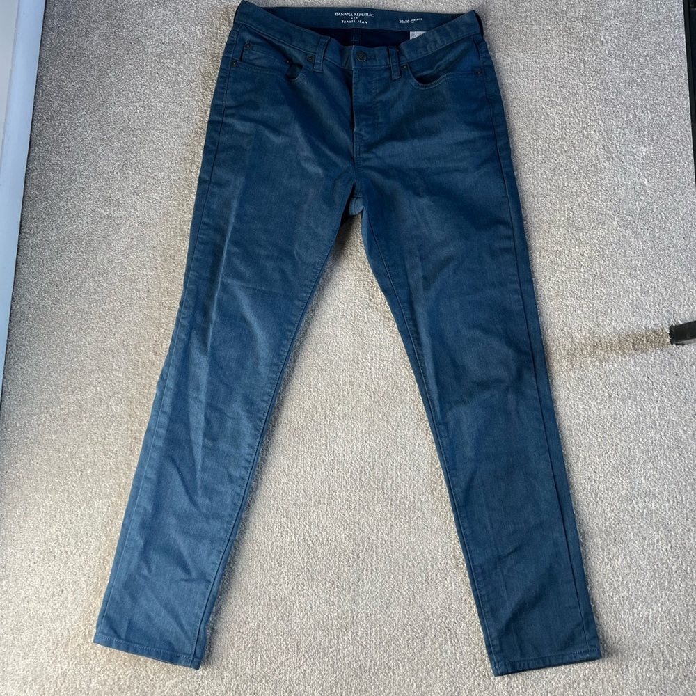 Banana Republic Travel Jean 30”x30”. Athletic fit. Worn a couple of times.